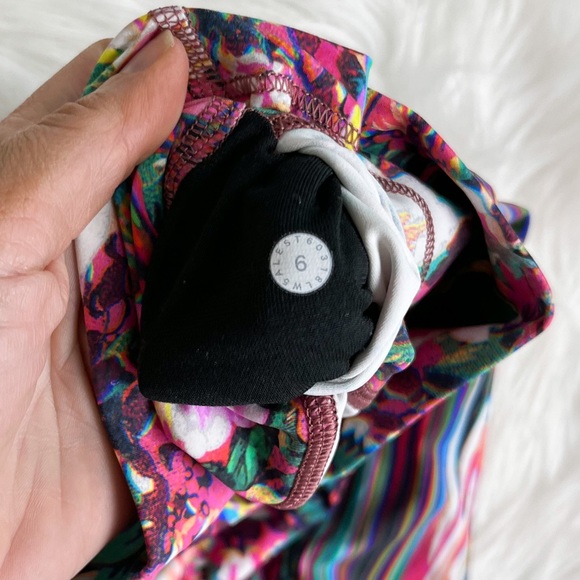 Lululemon Wunder Under Hi-Rise Tight Nulux 28" Size 6 in Spectrum Wunder Under - Picture 6 of 8